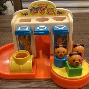 Vintage FISHER-PRICE #413 1984 Bears and Shapes